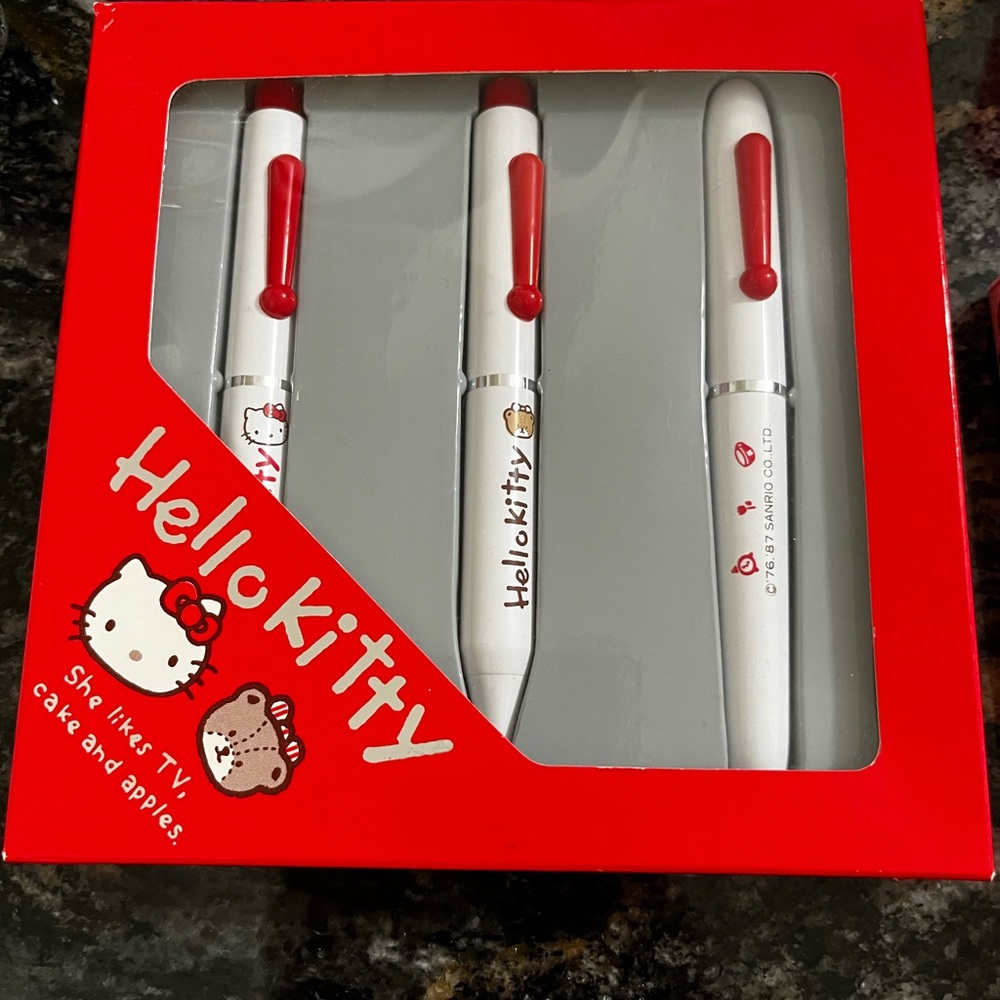 Vintage 80s boxed Hello Kitty Pen/Pencil set. NOS